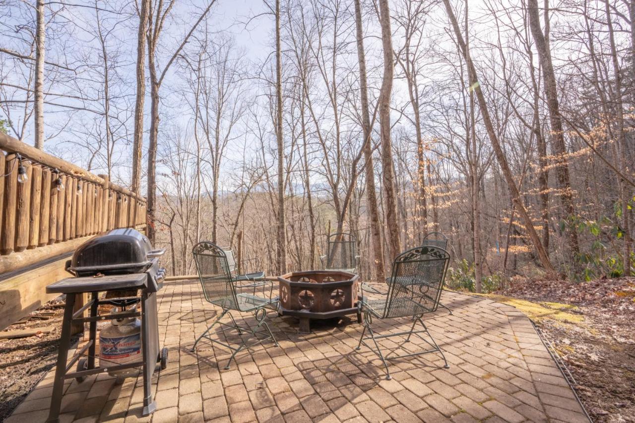 Moonshine Ridge Cabin With Hot Tub And Fire Pit Pigeon Forge Exterior foto
